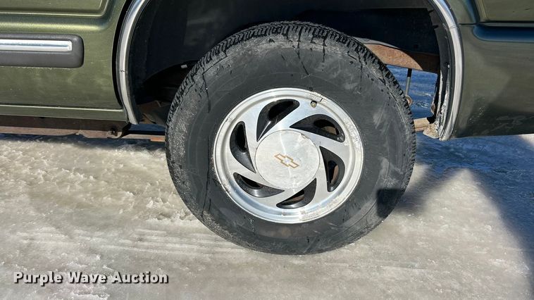 image for item ET6754 2001 Chevrolet Blazer SUV