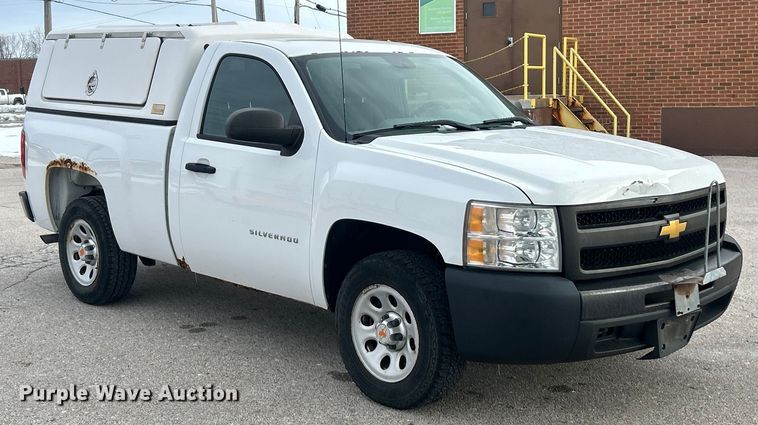 image for item ET6755 2012 Chevrolet Silverado 1500 pickup truck