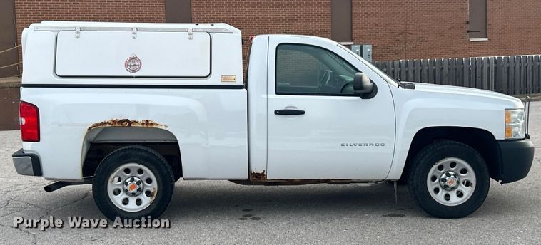 image for item ET6755 2012 Chevrolet Silverado 1500 pickup truck