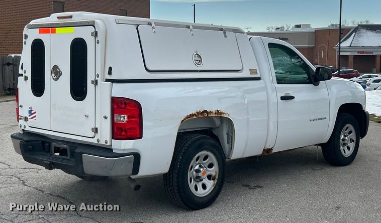 image for item ET6755 2012 Chevrolet Silverado 1500 pickup truck