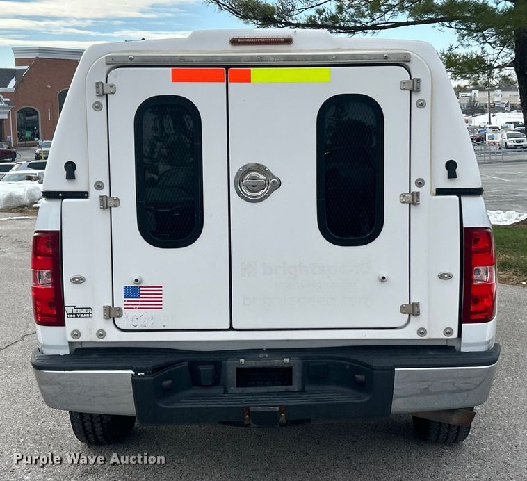 image for item ET6755 2012 Chevrolet Silverado 1500 pickup truck