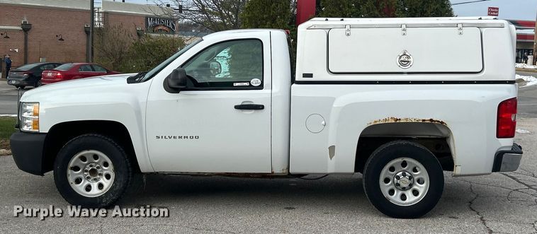 image for item ET6755 2012 Chevrolet Silverado 1500 pickup truck