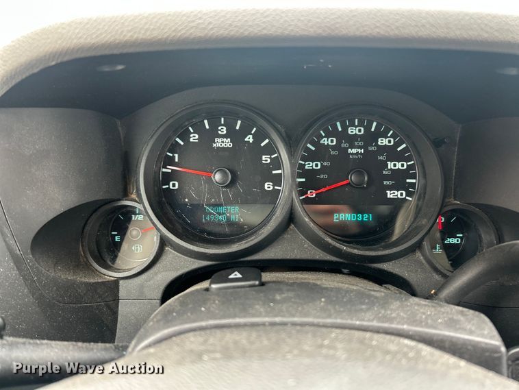 image for item ET6755 2012 Chevrolet Silverado 1500 pickup truck