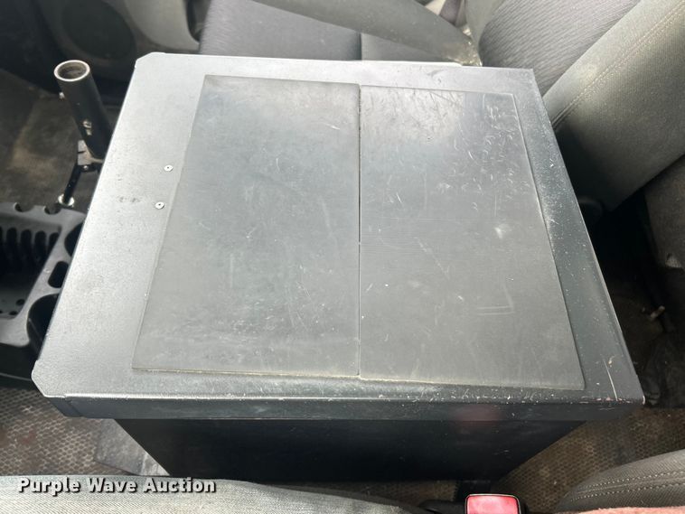 image for item ET6755 2012 Chevrolet Silverado 1500 pickup truck