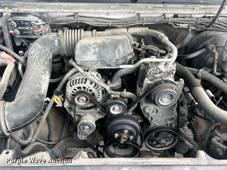 image for item ET6755 2012 Chevrolet Silverado 1500 pickup truck