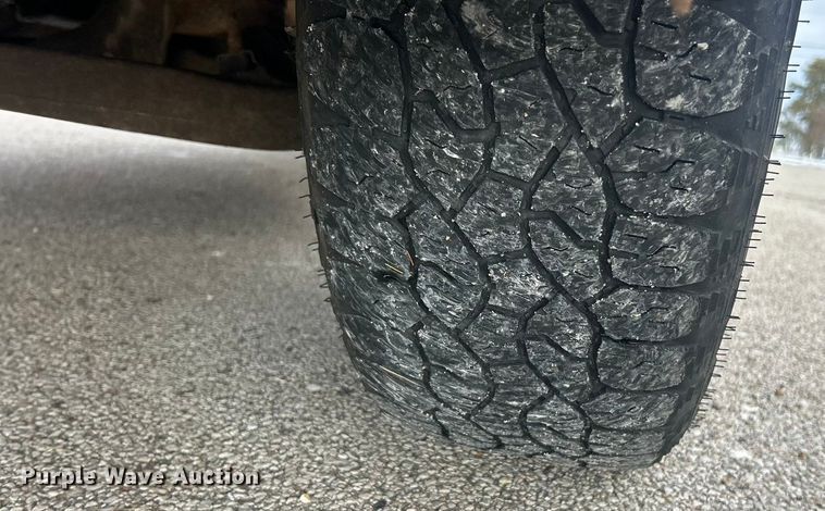 image for item ET6755 2012 Chevrolet Silverado 1500 pickup truck