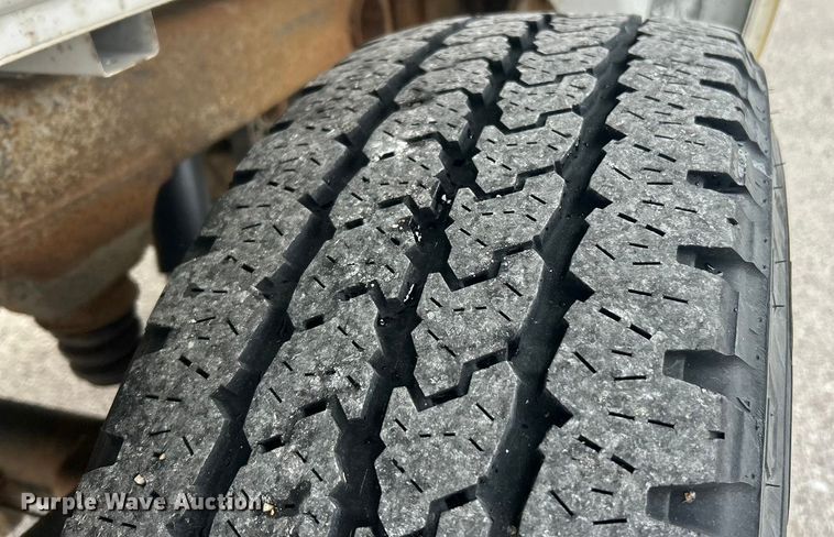 image for item ET6755 2012 Chevrolet Silverado 1500 pickup truck