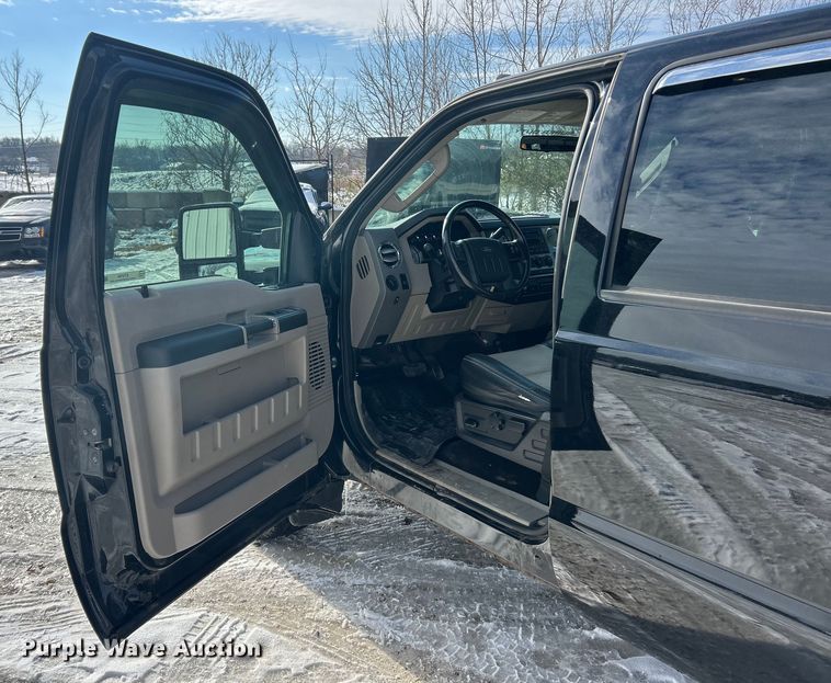 image for item ET6756 2008 Ford F250 Super Duty Crew Cab pickup truck