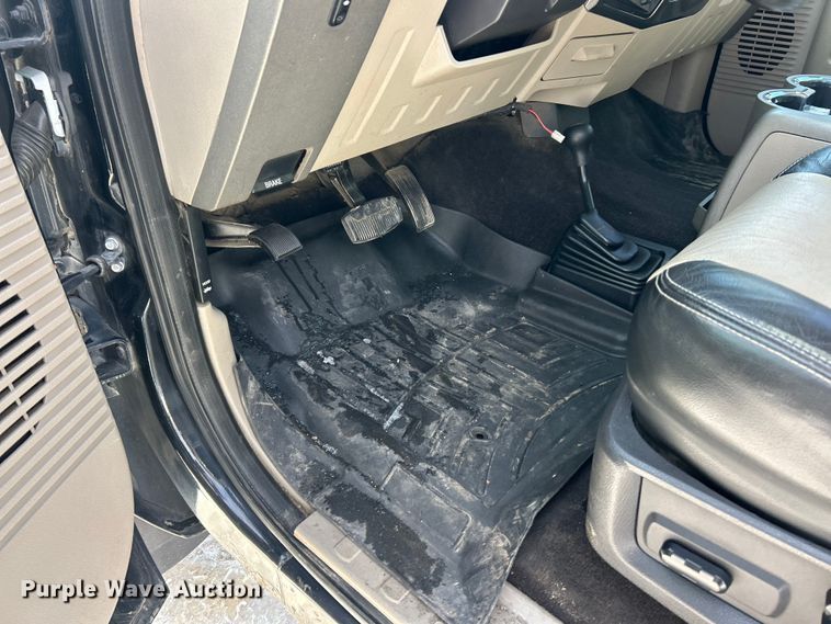 image for item ET6756 2008 Ford F250 Super Duty Crew Cab pickup truck