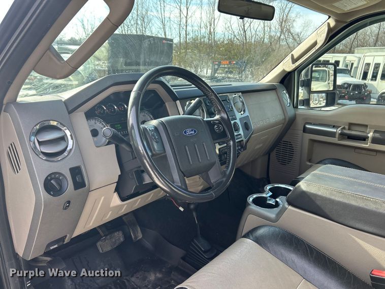 image for item ET6756 2008 Ford F250 Super Duty Crew Cab pickup truck