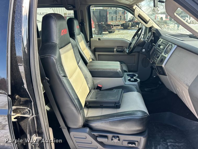 image for item ET6756 2008 Ford F250 Super Duty Crew Cab pickup truck