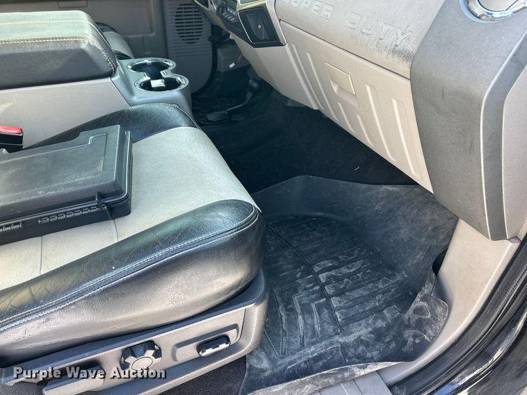 image for item ET6756 2008 Ford F250 Super Duty Crew Cab pickup truck