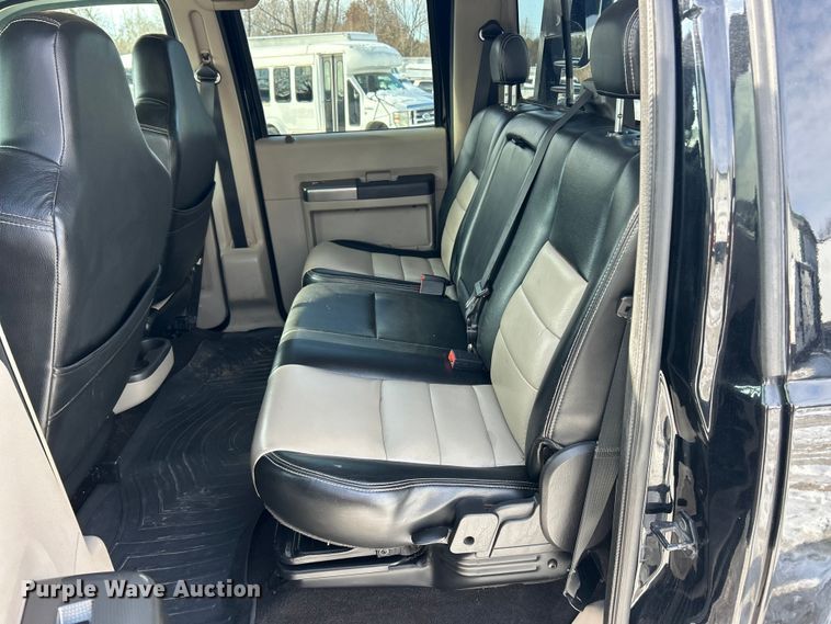 image for item ET6756 2008 Ford F250 Super Duty Crew Cab pickup truck