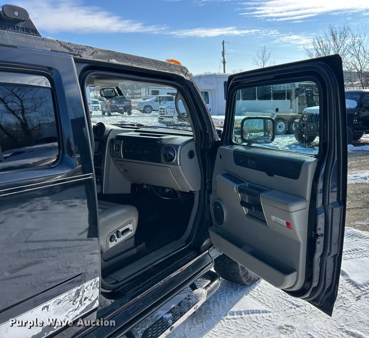 image for item ET6758 2003 Hummer H2 SUV