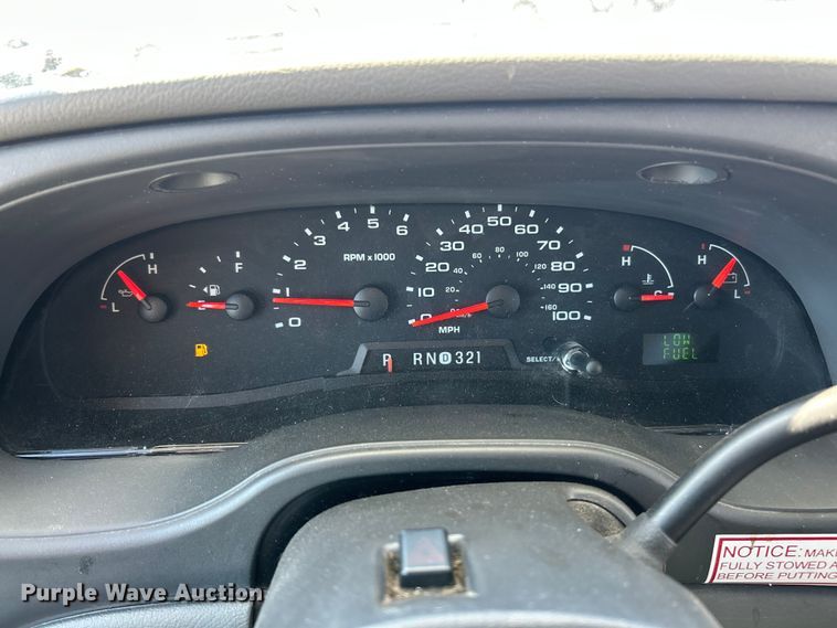 image for item ET6759 2008 Ford E350 Super Duty shuttle bus