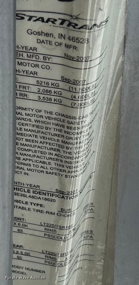 image for item ET6759 2008 Ford E350 Super Duty shuttle bus