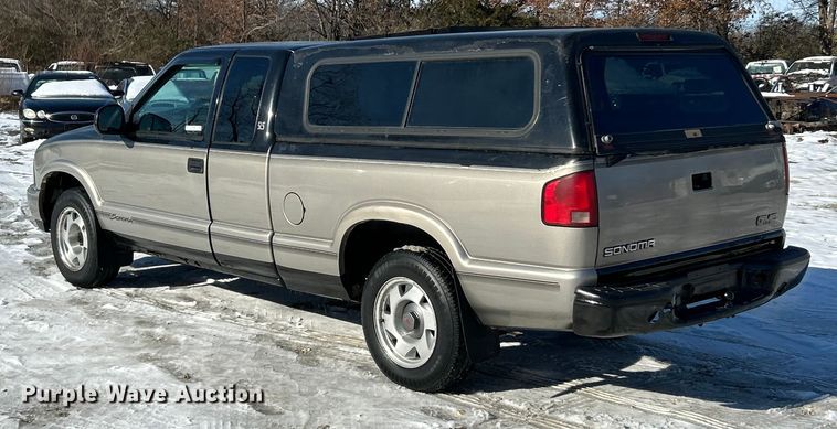 image for item ET6760 1998 GMC Sonoma SLS Ext. Cab pickup truck