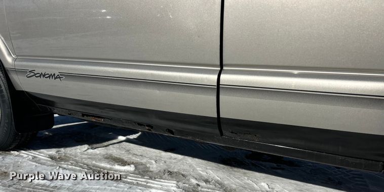 image for item ET6760 1998 GMC Sonoma SLS Ext. Cab pickup truck