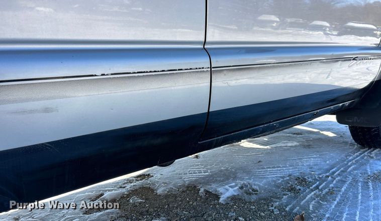 image for item ET6760 1998 GMC Sonoma SLS Ext. Cab pickup truck