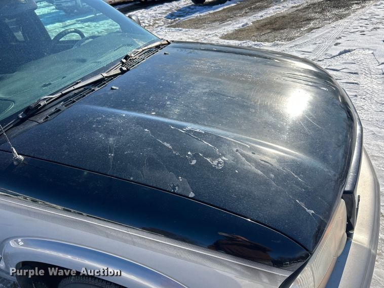 image for item ET6760 1998 GMC Sonoma SLS Ext. Cab pickup truck