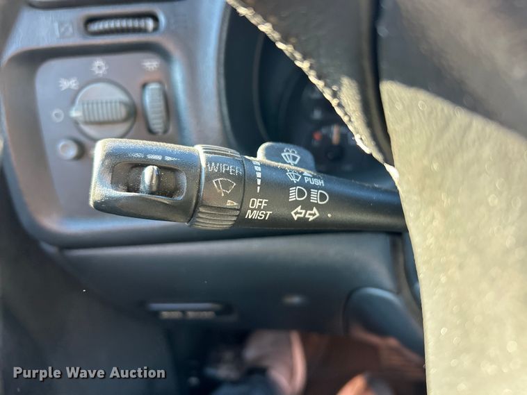 image for item ET6760 1998 GMC Sonoma SLS Ext. Cab pickup truck