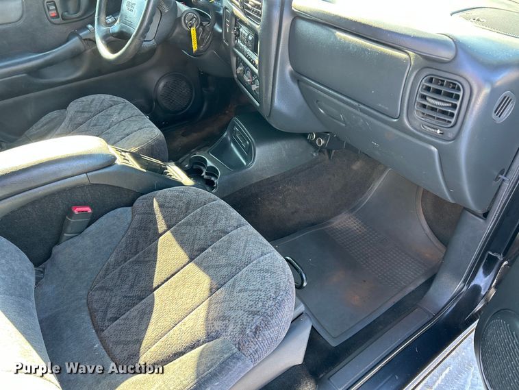 image for item ET6760 1998 GMC Sonoma SLS Ext. Cab pickup truck