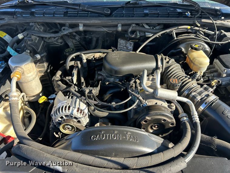 image for item ET6760 1998 GMC Sonoma SLS Ext. Cab pickup truck