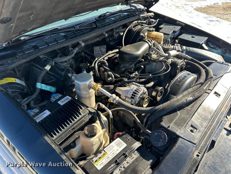 image for item ET6760 1998 GMC Sonoma SLS Ext. Cab pickup truck