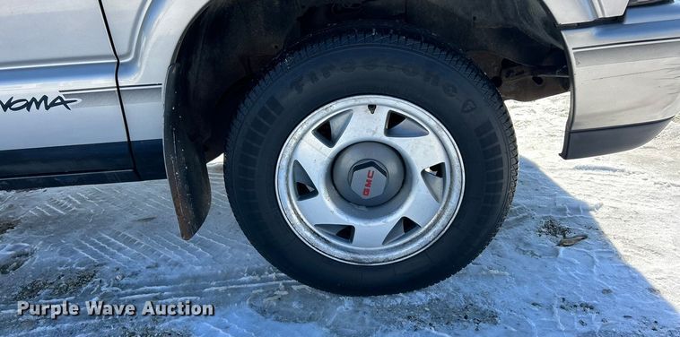 image for item ET6760 1998 GMC Sonoma SLS Ext. Cab pickup truck