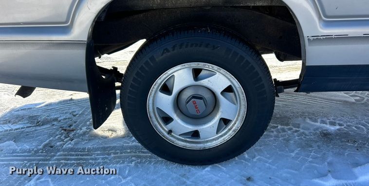 image for item ET6760 1998 GMC Sonoma SLS Ext. Cab pickup truck