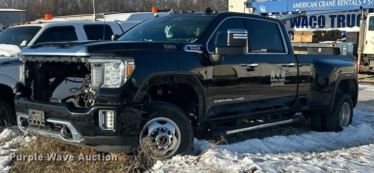 image for item ET6761 2020 GMC Sierra 3500HD Denali Crew Cab pickup truck