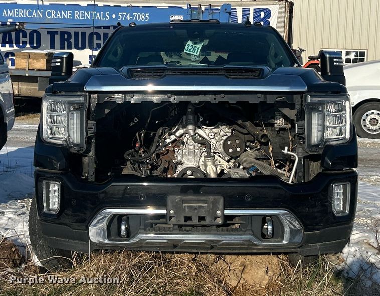 image for item ET6761 2020 GMC Sierra 3500HD Denali Crew Cab pickup truck