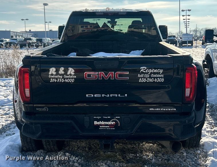 image for item ET6761 2020 GMC Sierra 3500HD Denali Crew Cab pickup truck