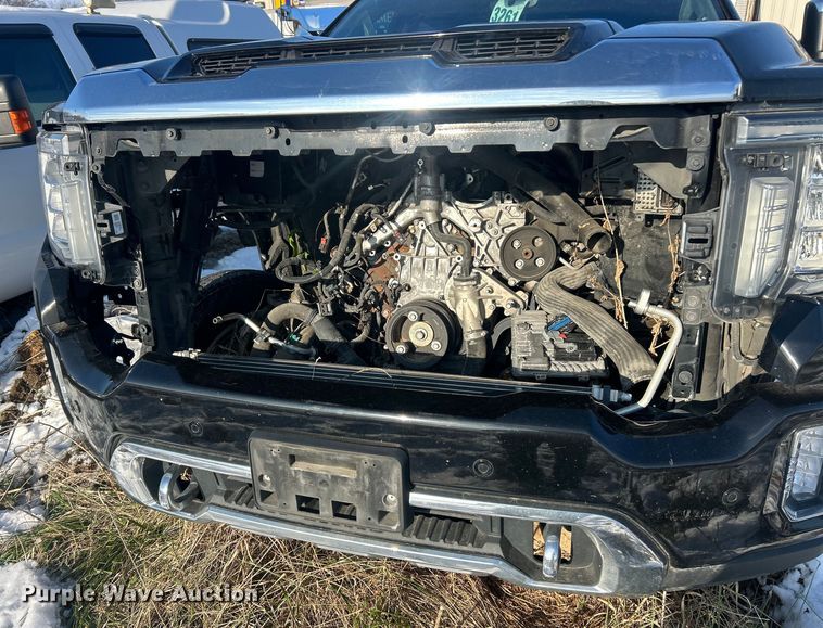 image for item ET6761 2020 GMC Sierra 3500HD Denali Crew Cab pickup truck