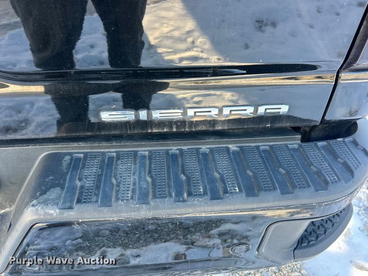 image for item ET6761 2020 GMC Sierra 3500HD Denali Crew Cab pickup truck