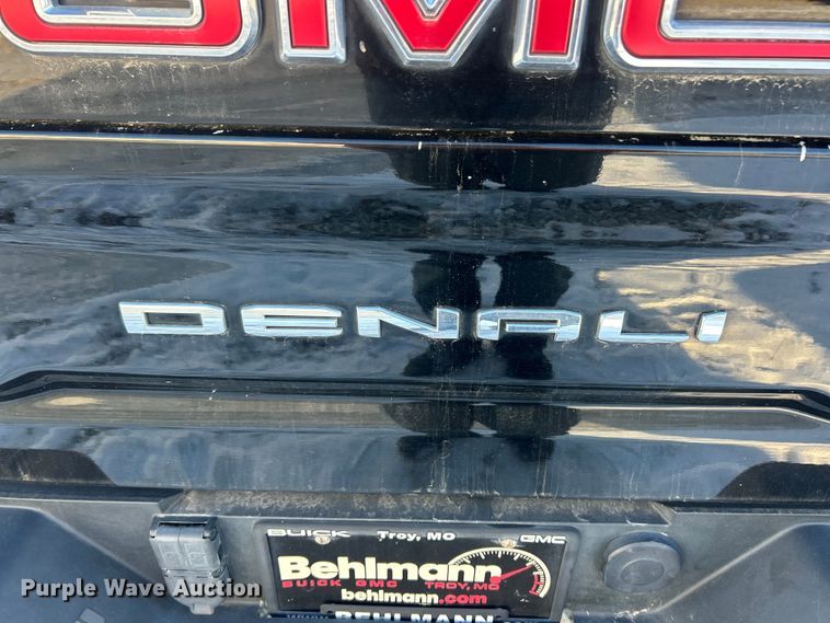 image for item ET6761 2020 GMC Sierra 3500HD Denali Crew Cab pickup truck