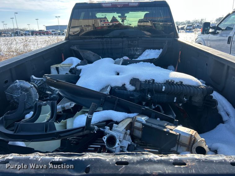 image for item ET6761 2020 GMC Sierra 3500HD Denali Crew Cab pickup truck