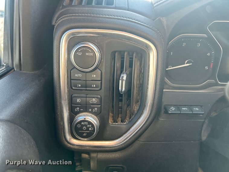 image for item ET6761 2020 GMC Sierra 3500HD Denali Crew Cab pickup truck