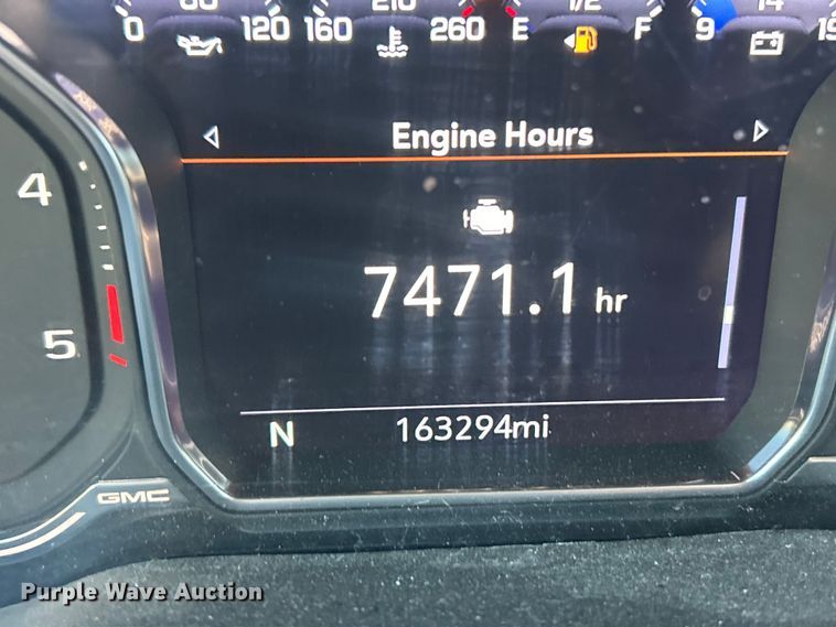 image for item ET6761 2020 GMC Sierra 3500HD Denali Crew Cab pickup truck