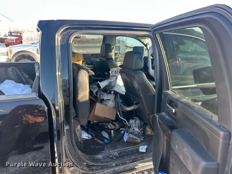 image for item ET6761 2020 GMC Sierra 3500HD Denali Crew Cab pickup truck