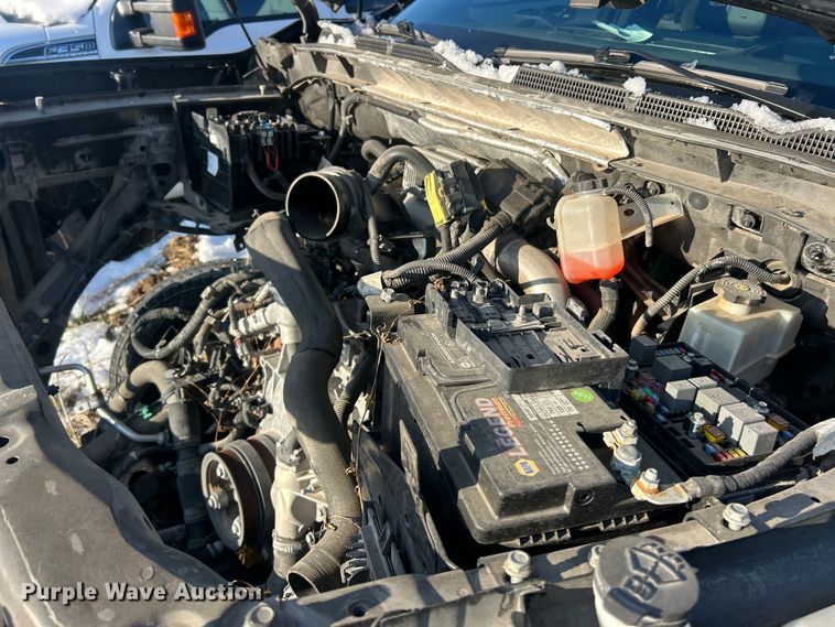 image for item ET6761 2020 GMC Sierra 3500HD Denali Crew Cab pickup truck