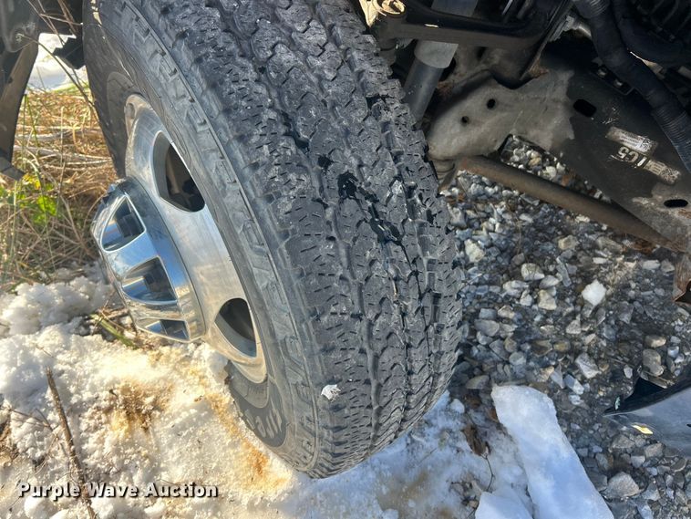 image for item ET6761 2020 GMC Sierra 3500HD Denali Crew Cab pickup truck