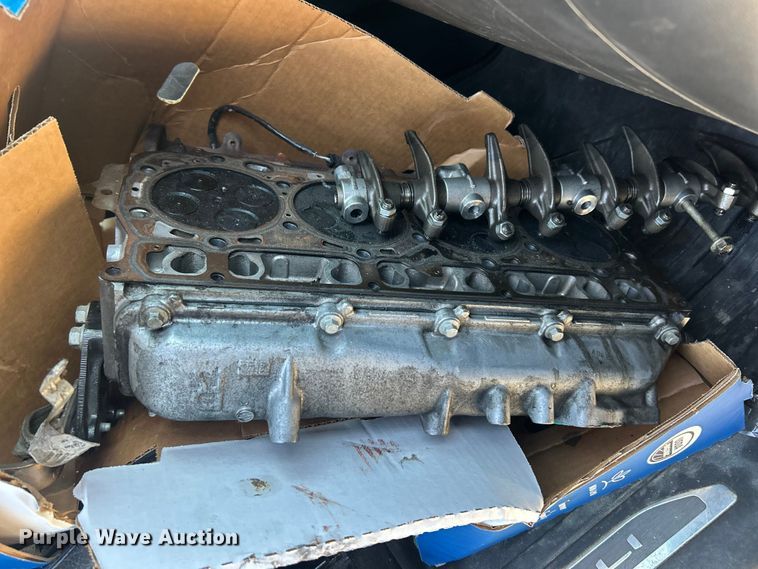 image for item ET6761 2020 GMC Sierra 3500HD Denali Crew Cab pickup truck