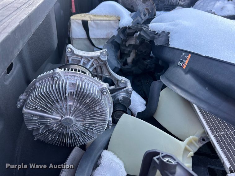 image for item ET6761 2020 GMC Sierra 3500HD Denali Crew Cab pickup truck