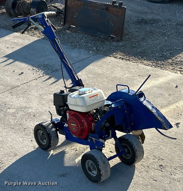 image for item ET6767 Bluebird 968999494 sod cutter