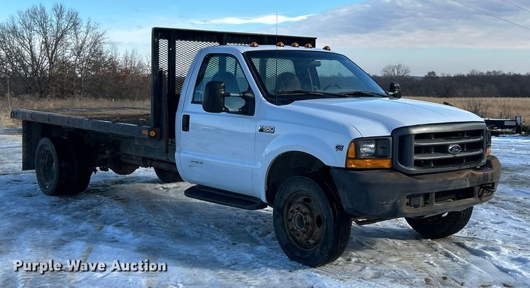 image for item ET6771 1999 Ford F550 flatbed truck