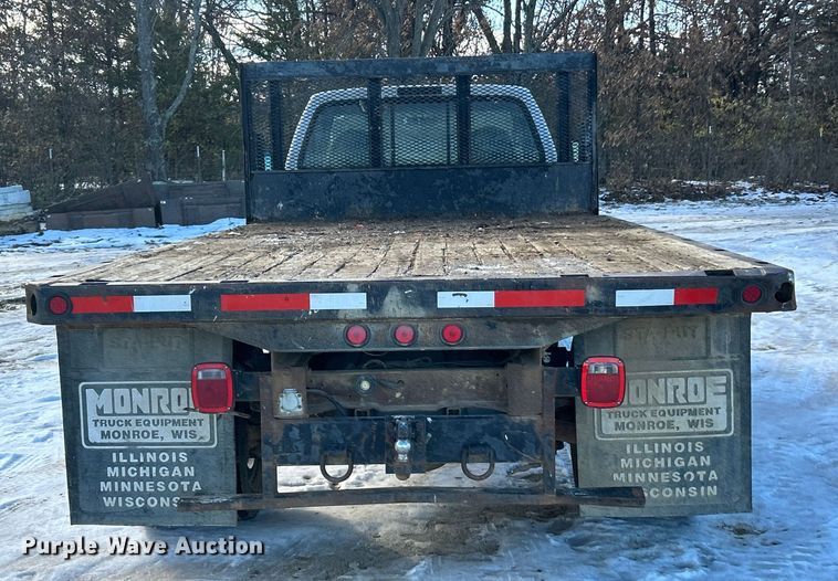 image for item ET6771 1999 Ford F550 flatbed truck