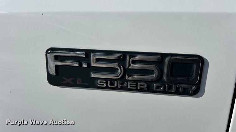 image for item ET6771 1999 Ford F550 flatbed truck