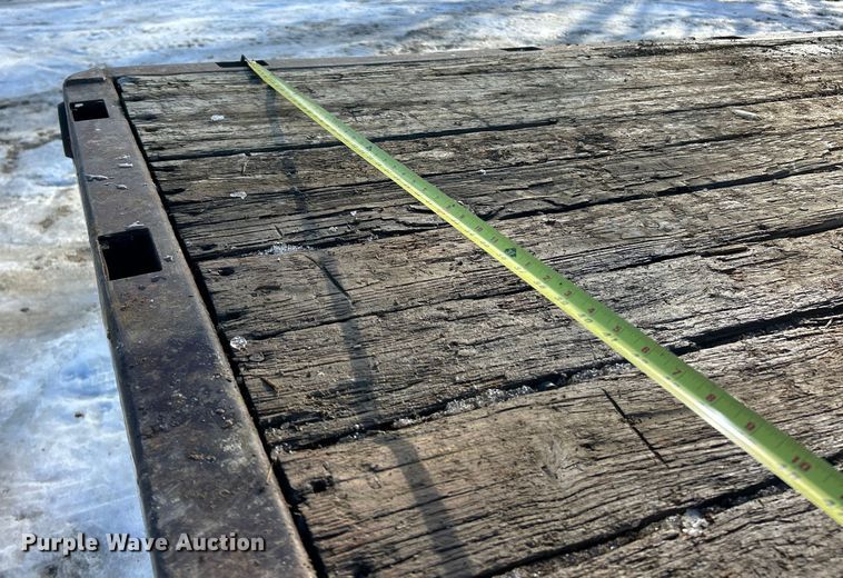 image for item ET6771 1999 Ford F550 flatbed truck