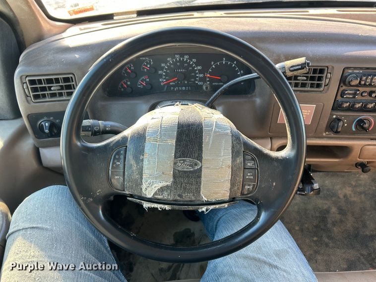 image for item ET6771 1999 Ford F550 flatbed truck